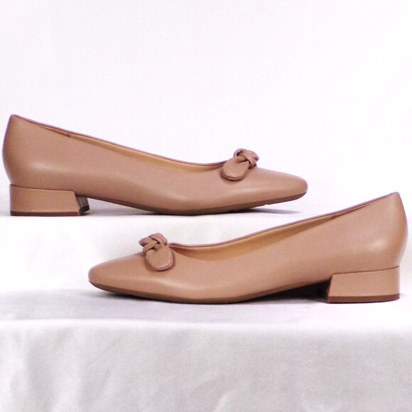 EASY SPIRIT size 10M SECALASEE beige low-heel almond-toe pumps leather uppers - Picture 1 of 15
